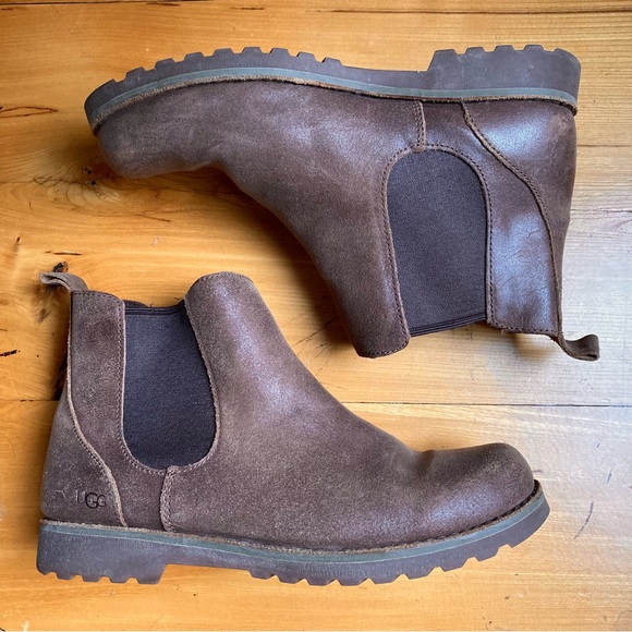 UGG sz 7 leather Chelsea boots ankle boots booties winter sheepskin insole fall - Picture 2 of 14